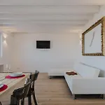 公寓 Casanova Bluelife